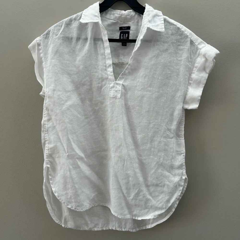 GAP Crisp White Linen Breezy V-Neck Relaxed Fit XS/S Curved Hem Blouse - Picture 2 of 3